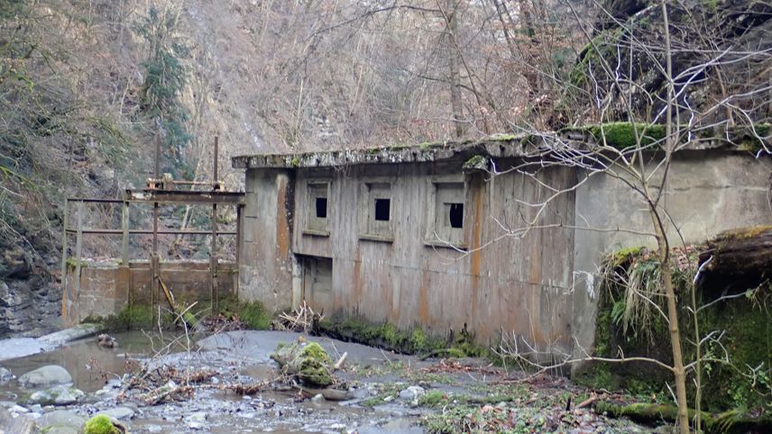 Ehemaliges Gebäude des Kraftwerks Lietha – Repower startet Rückbau in Grüsch.