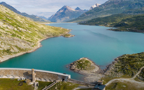 Wasserkraft am Lago Bianco am Berninapass