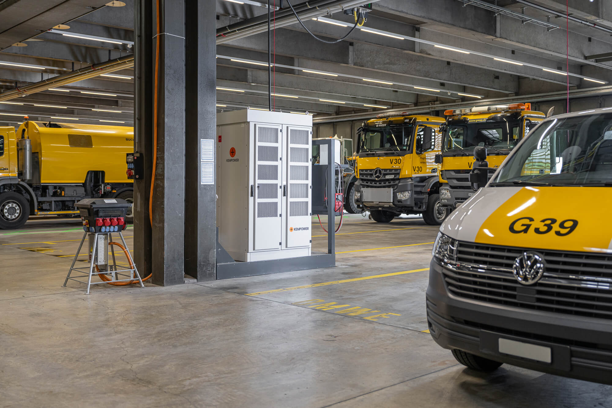 Stazione di ricarica Kempower per autobus elettrico all’Aeroporto di Zurigo (progetto e-mobility Repower).