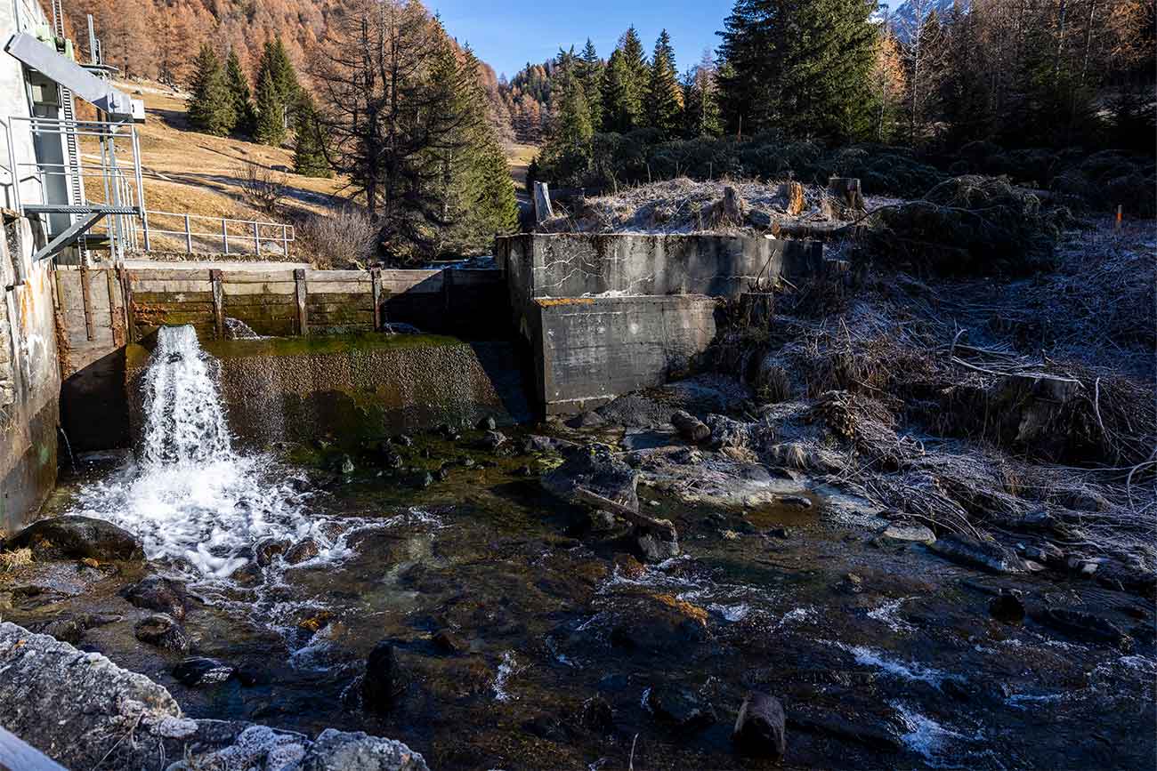 Lavori di costruzione per l'ammodernamento completo della centrale elettrica di Robbia