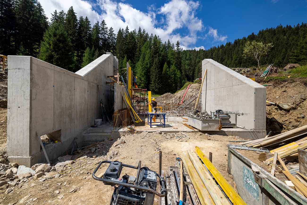 Lavori di costruzione per l'ammodernamento completo della centrale elettrica di Robbia